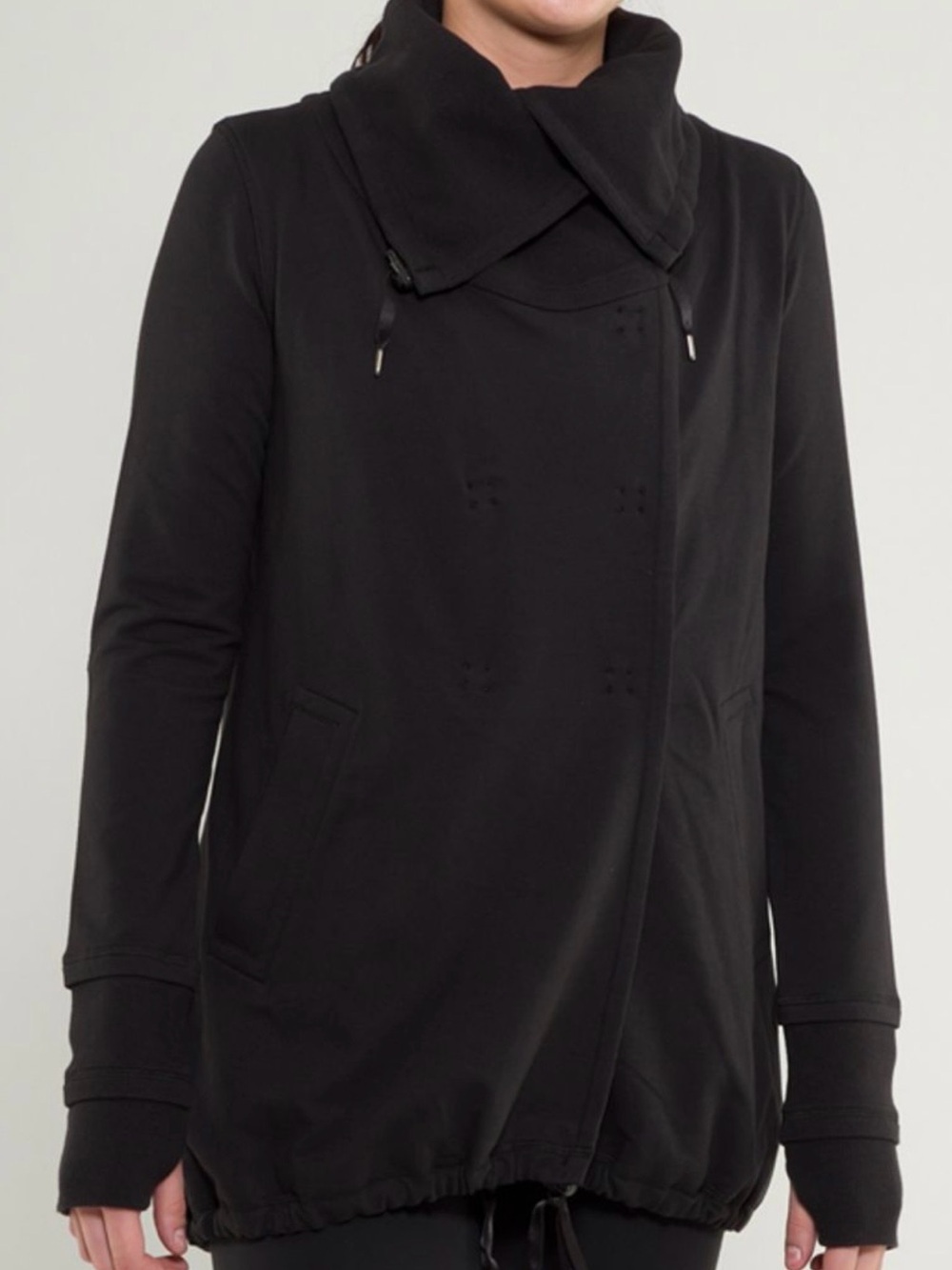 Lululemon Gratitude Wrap in Black Size 8